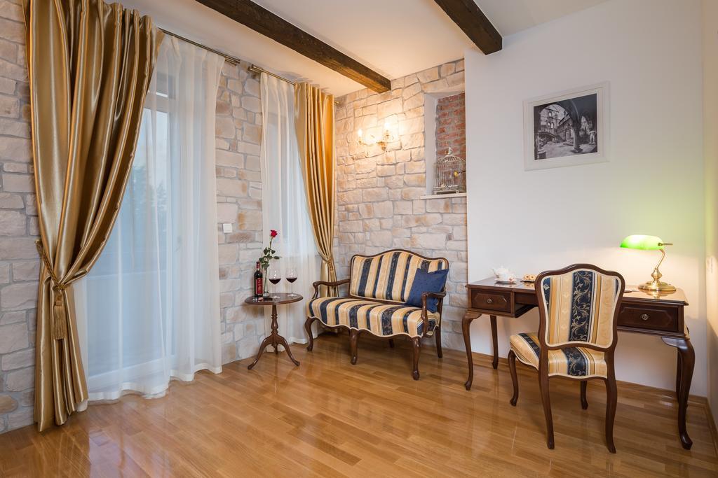Priska Heritage Rooms (Adults Only) Split Exterior photo